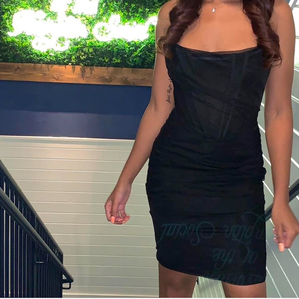 Sleek Black Strapless Bodycon Dress